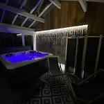 App Le Nid D'Abeille Pour 2 Pers, Spa Privee, Belle Vue Avec Terrasse