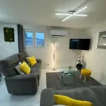 Apartment App Le Nid D'Abeille Pour 2 Pers, Spa Privee, Belle Vue Avec Terrasse