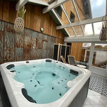 Apartment Le Nid D'abeille Pour 2 Pers,2spa,belle Vue Avec Terrasse *
