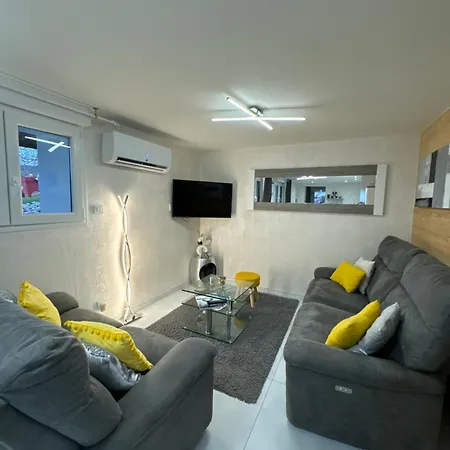 Appartement App Le Nid D'abeille Pour 2 Pers,spa Privee Des Le 1ier Mai, Belle Vue Avec Terrasse