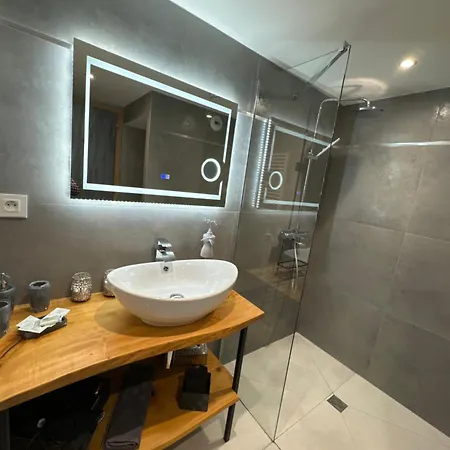 아파트 App Le Petit Nid D'Abeille Cocon Pour 2 Pers, Spa Privee Et Sauna, Belle Vue Avec Terrasse 제라르메르