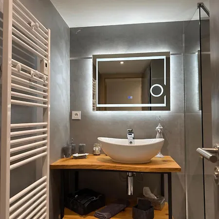 App Le Petit Nid D'Abeille Cocon Pour 2 Pers, Spa Privee Et Sauna, Belle Vue Avec Terrasse 제라르메르