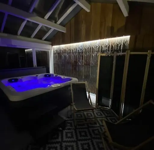 App Le Nid D'abeille Pour 2 Pers,spa Privee Des Le 1ier Mai, Belle Vue Avec Terrasse